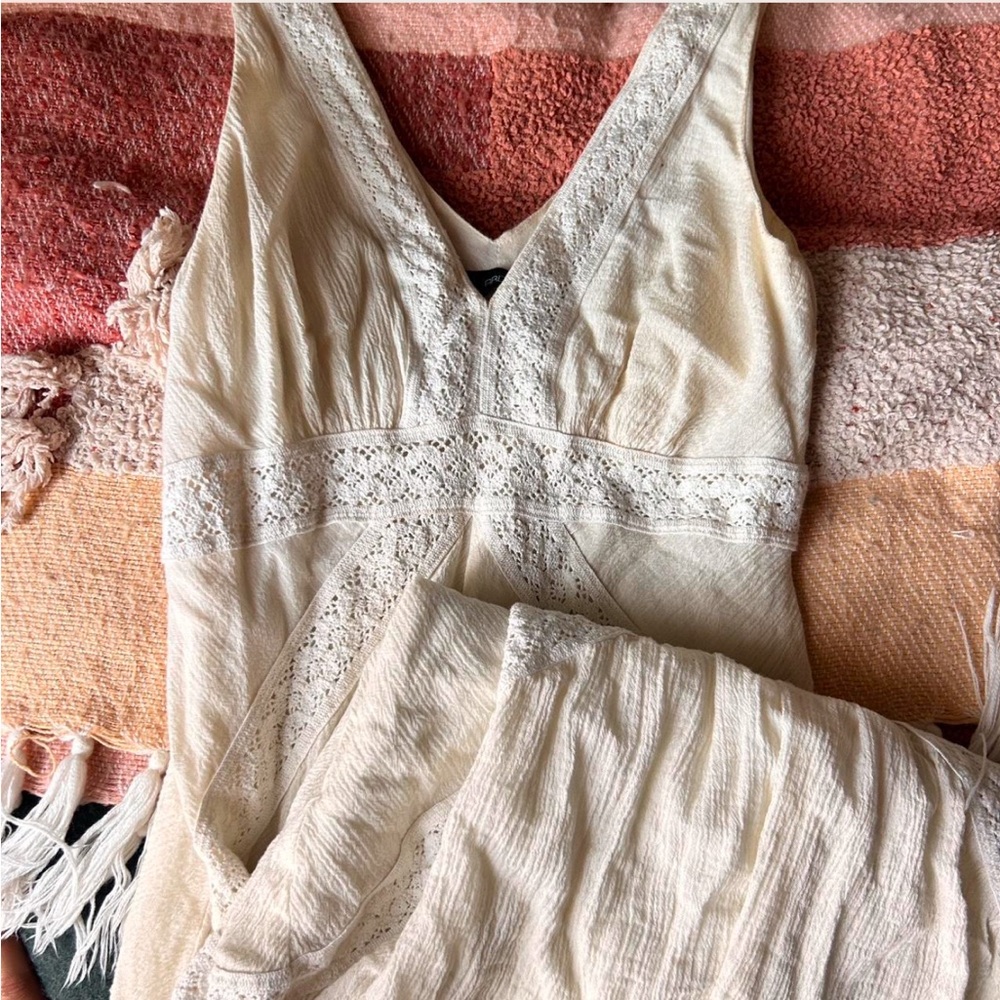 Beautiful cream boho maxi dress with lace details